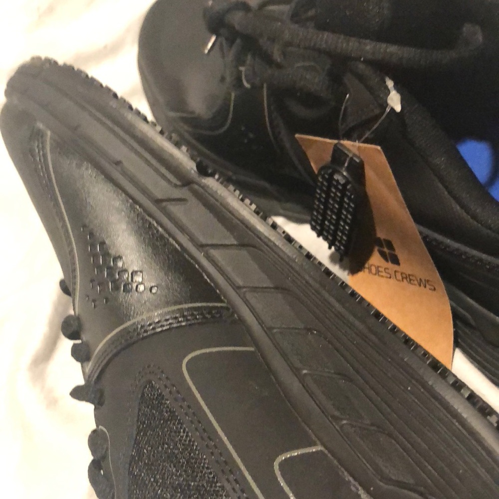 Black tennis shoes - Picture 4 of 10